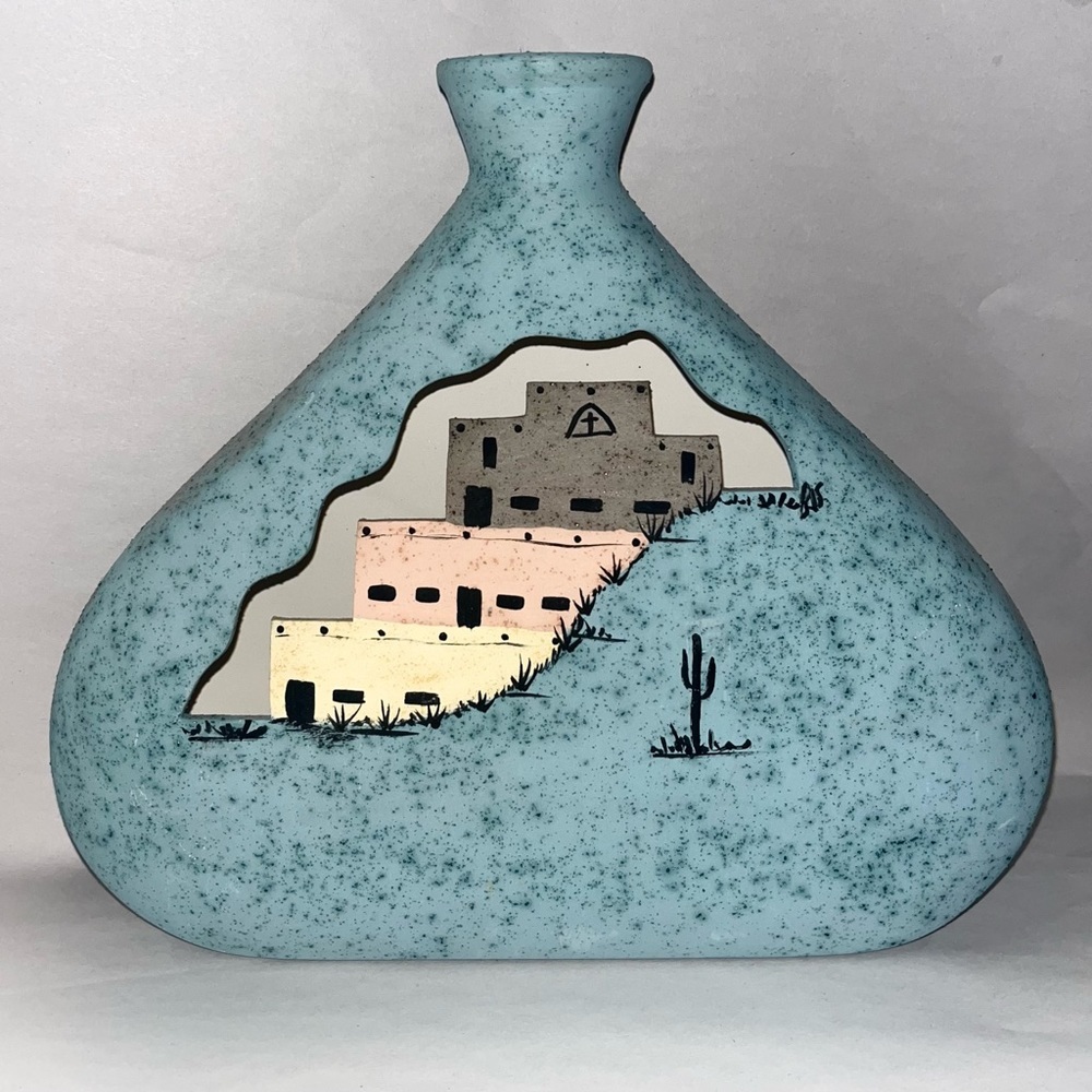 Vintage Pine Mountain Vase - Pottery - Signed - Concho 9”x10.5” EUC